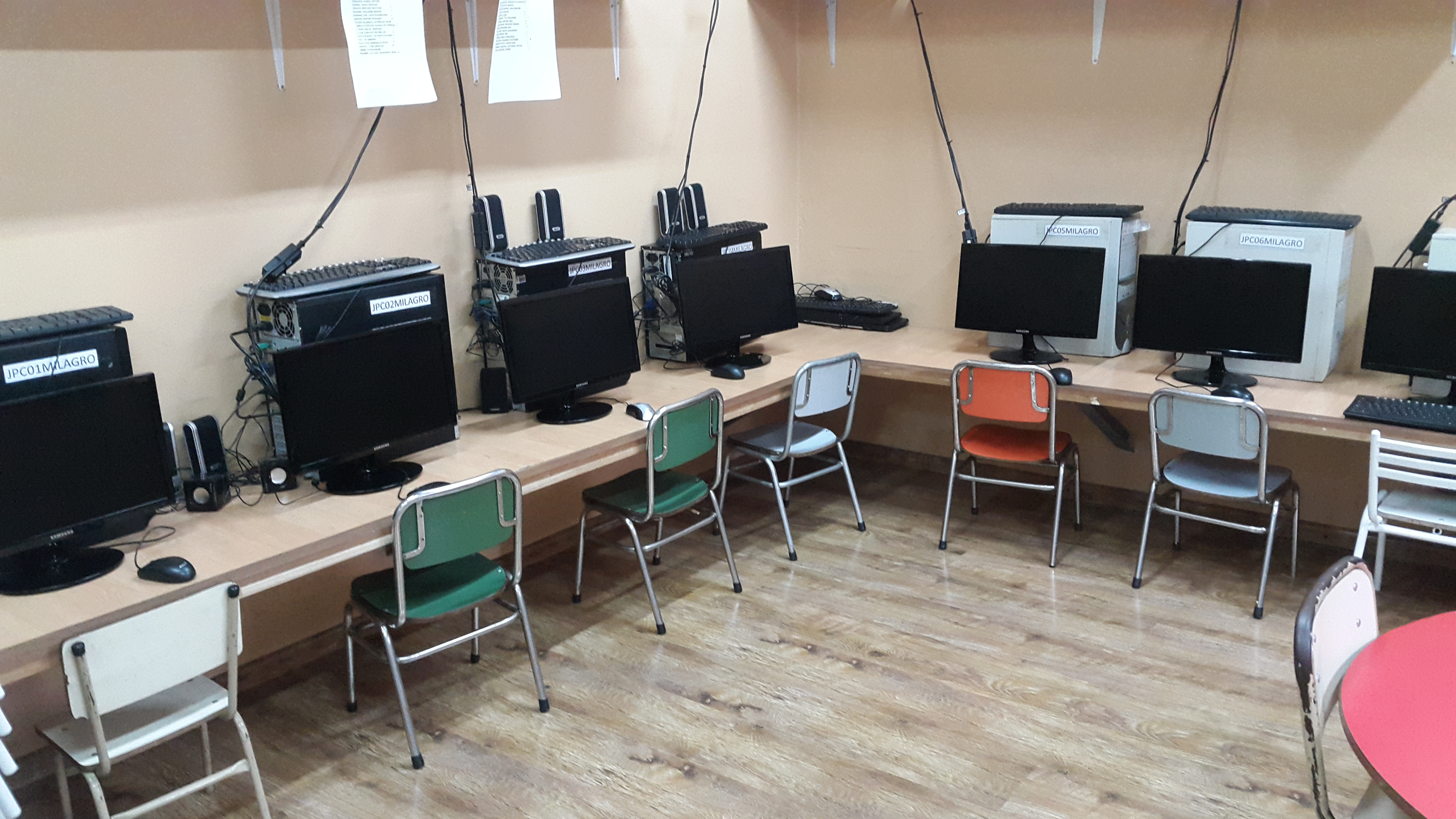 Sala de Computación y Robótica Educativa