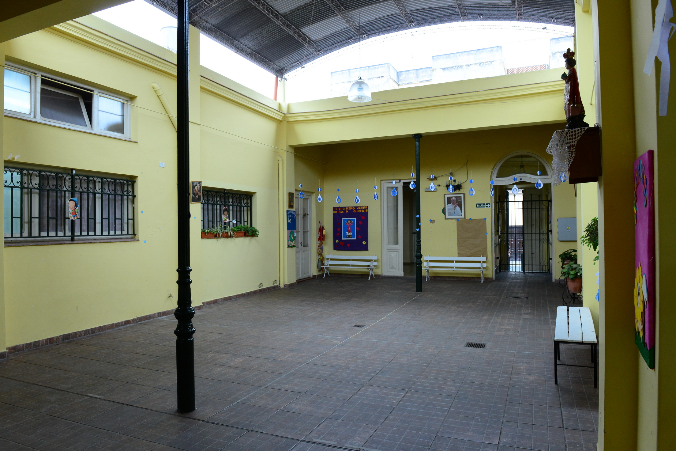 Patio interno del Colegio patio